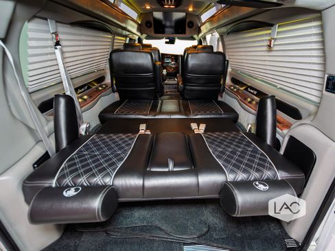 Used 2019 Chevrolet Express 2500 Extended w/ Enhanced Convenience Package image 16