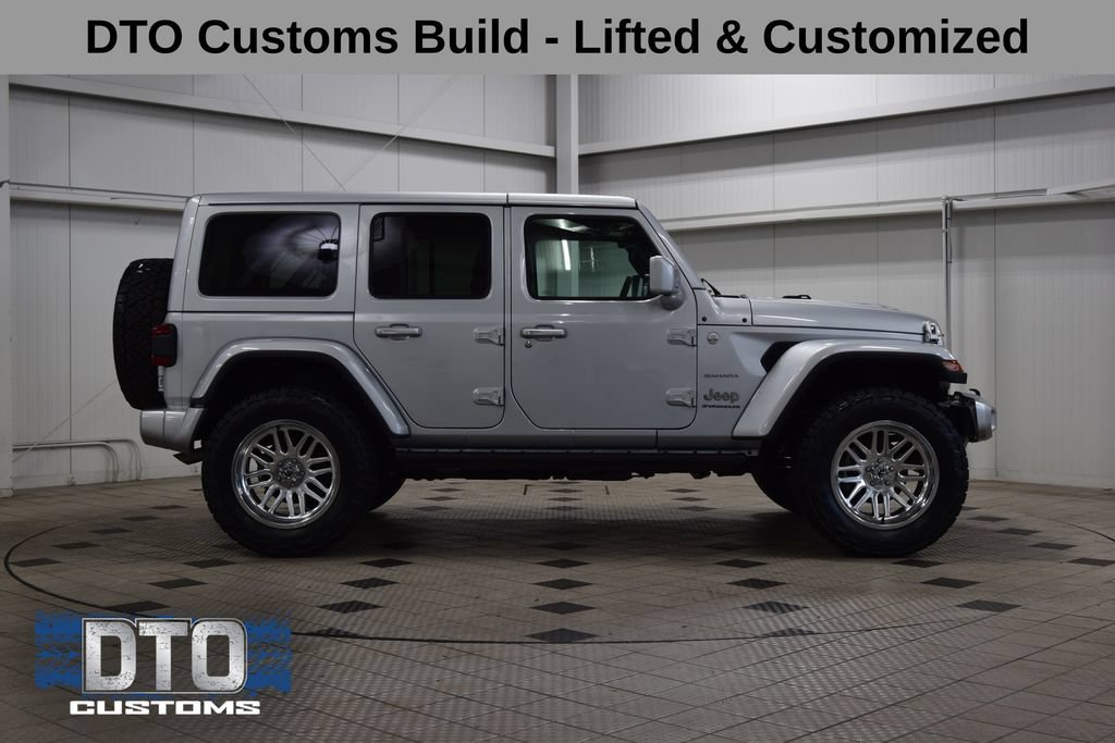 Used 2024 Jeep Wrangler Unlimited Sahara w/ Technology Group AWD/4WD image 8