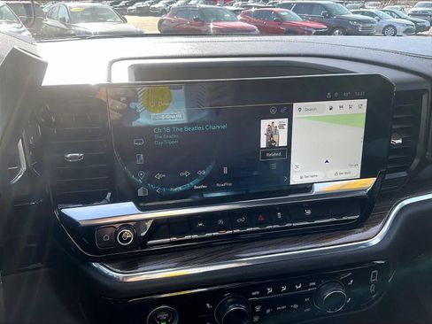 Used 2024 Chevrolet Silverado 1500 LT image 26