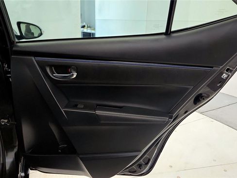 Used 2018 Toyota Corolla SE image 15