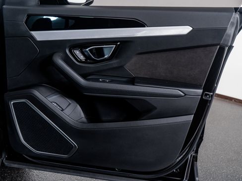 Used 2021 Lamborghini Urus image 50