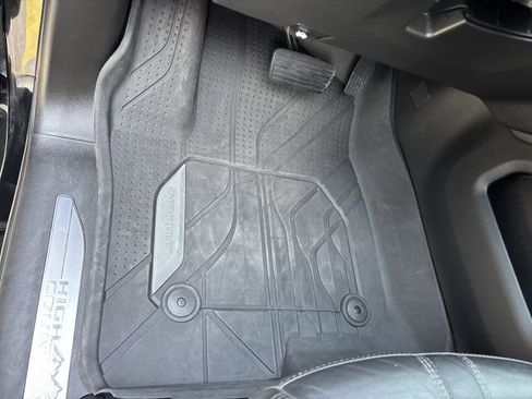 Used 2023 Chevrolet Silverado 2500 High Country w/ Z71 Off-Road Package image 34