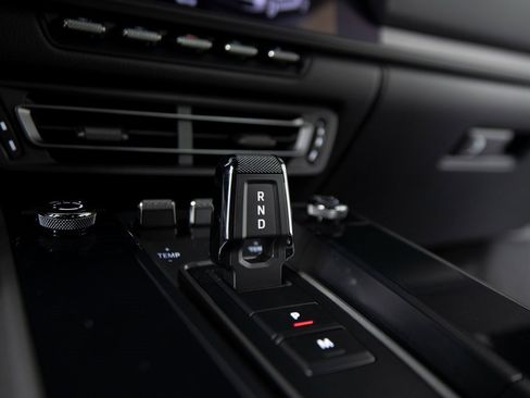 Certified 2024 Porsche 911 Carrera 4 image 27