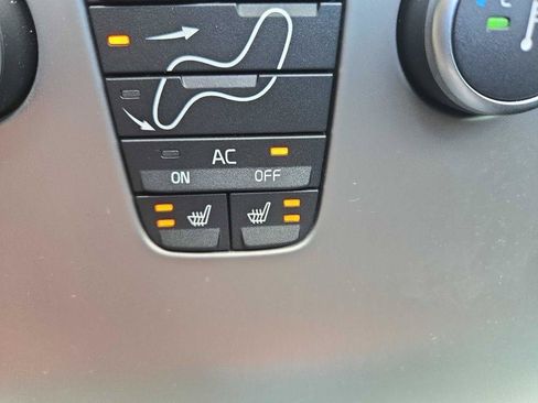 Used 2010 Volvo C70 T5 FWD image 23
