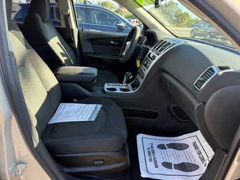 Used 2012 GMC Acadia SLE image 11