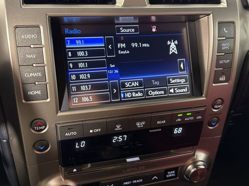 Used 2021 Lexus GX 460 Premium w/ Premium Package AWD/4WD image 23