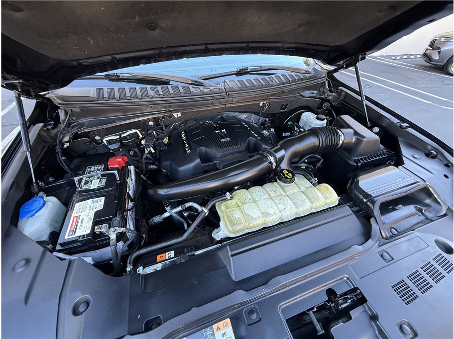 Used 2019 Lincoln Navigator L Select RWD image 28