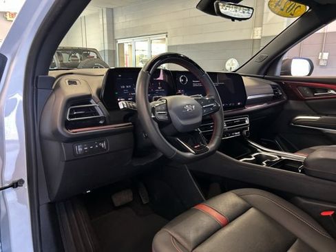 Used 2024 Chevrolet Traverse RS AWD/4WD image 31