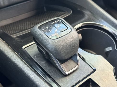 Used 2022 Nissan Rogue SV AWD/4WD image 22