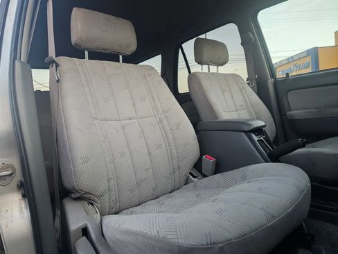 Used 2002 Toyota 4Runner SR5 RWD image 14