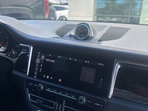 Used 2021 Porsche Macan image 23