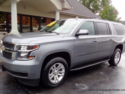 Used 2020 Chevrolet Suburban LT image 1