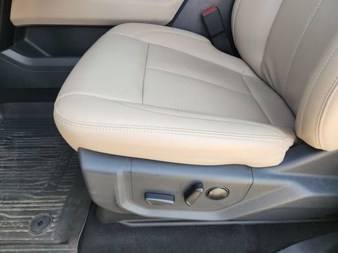 Used 2024 Ford Expedition XLT RWD image 25