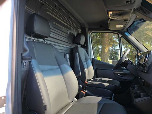 Used 2026 Mercedes-Benz Sprinter 2500 image 13