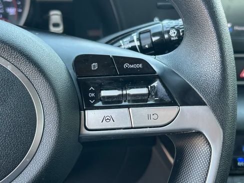 Used 2023 Hyundai Elantra SEL FWD image 18