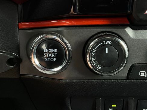 Used 2016 Toyota Tacoma TRD Sport image 31