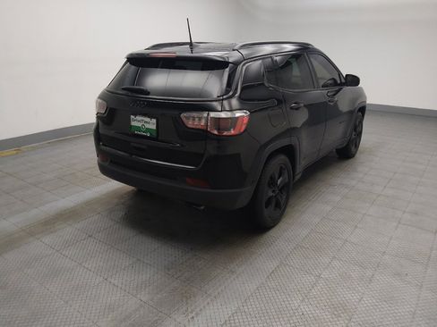 Used 2019 Jeep Compass Latitude FWD image 9