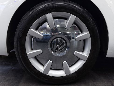 Used 2018 Volkswagen Beetle 2.0T SE image 34