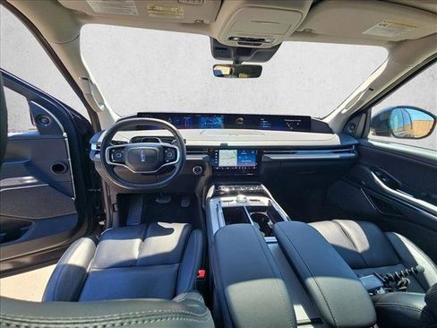 Used 2025 Lincoln Navigator Reserve AWD/4WD image 27
