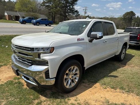Used 2019 Chevrolet Silverado 1500 LTZ w/ LTZ Premium Package image 3
