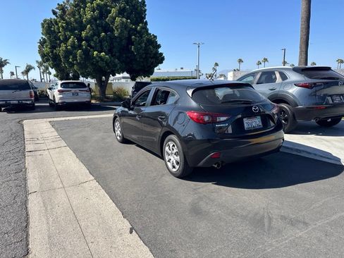 Used 2016 MAZDA MAZDA3 i Sport FWD image 20