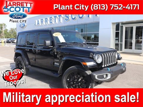 Used 2023 Jeep Wrangler Unlimited Sahara AWD/4WD image 1
