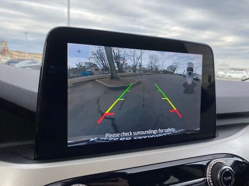 Certified 2021 Ford Escape SE image 21