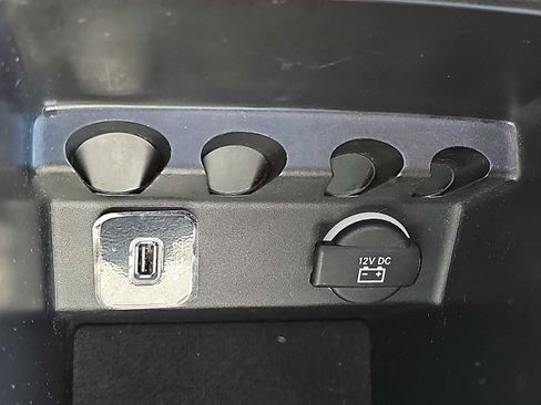 Used 2019 Jeep Cherokee High Altitude image 25