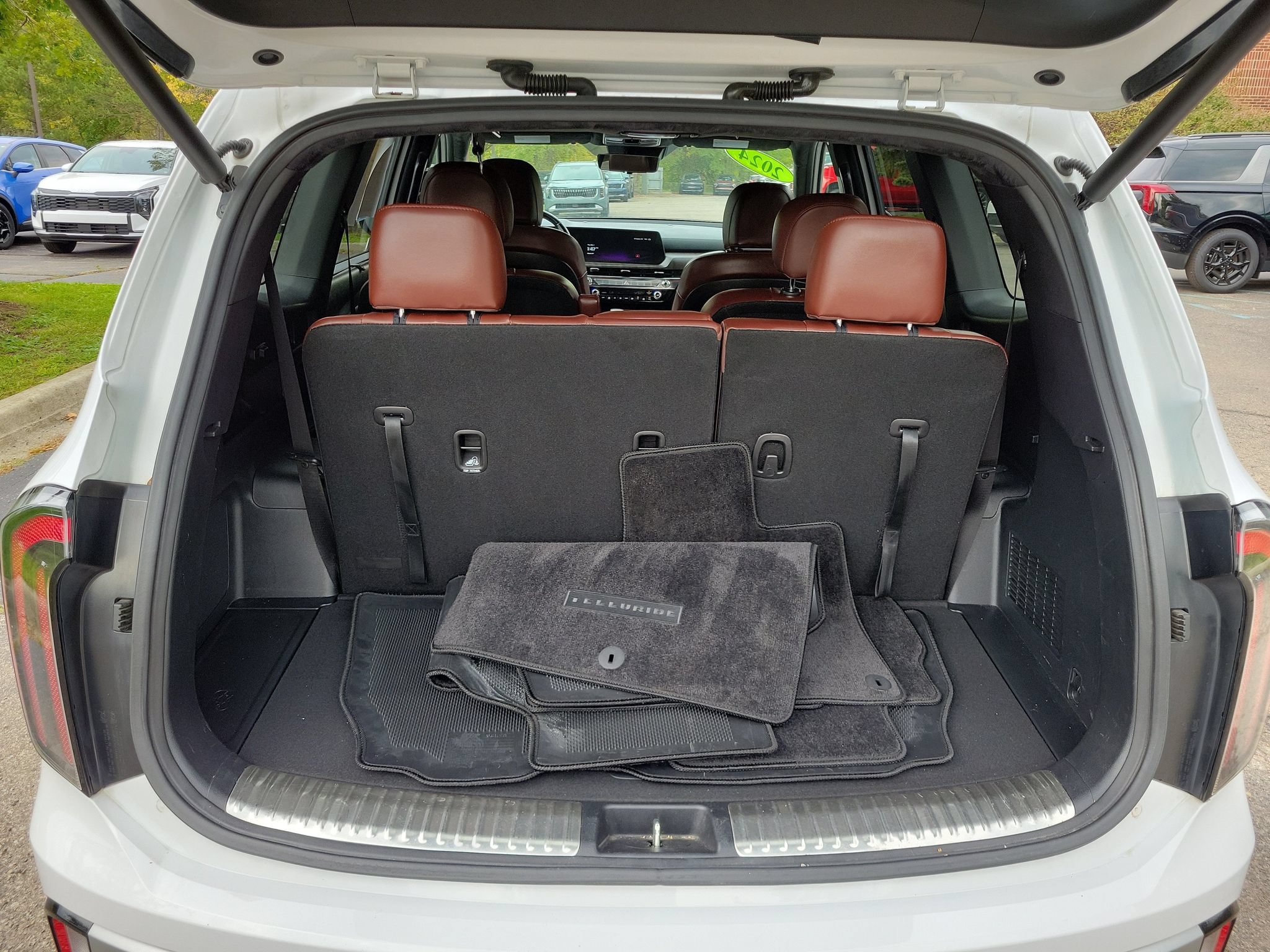 Certified 2024 Kia Telluride SX Prestige AWD/4WD image 30