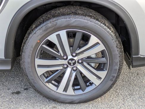 New 2025 Mitsubishi Outlander Sport SE image 11