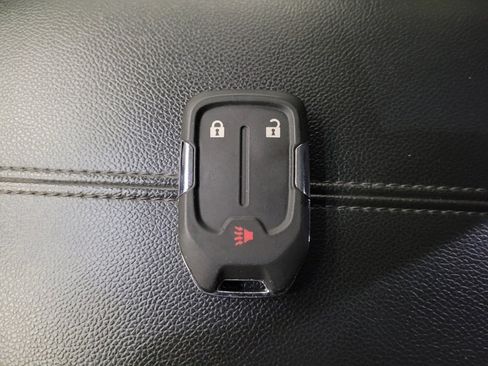 Used 2023 GMC Terrain SLE FWD image 32