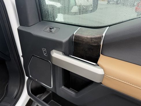 Used 2022 Ford F250 Lariat w/ Lariat Ultimate Package image 28