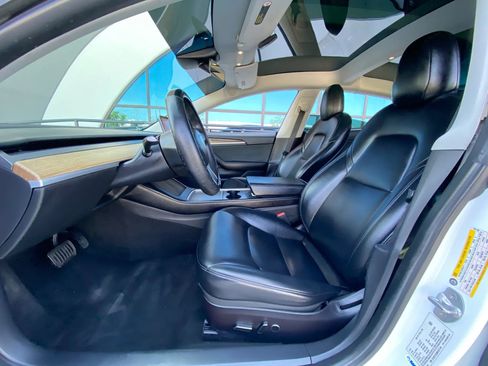 Used 2021 Tesla Model 3 Standard Range Plus RWD image 17