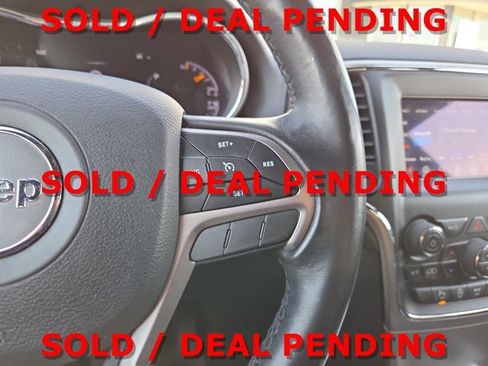 Used 2020 Jeep Grand Cherokee Laredo AWD/4WD image 20