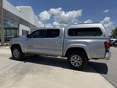 Used 2019 Toyota Tacoma SR5 RWD image 7