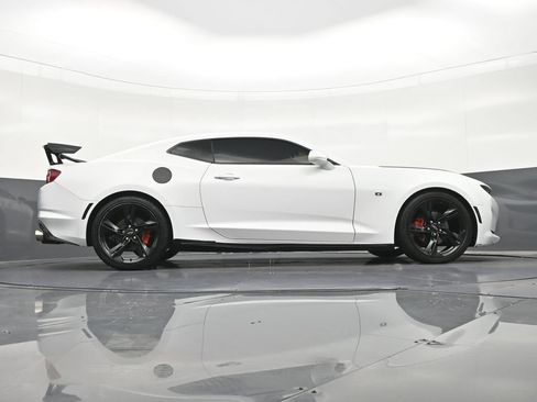 Used 2021 Chevrolet Camaro LT RWD image 29