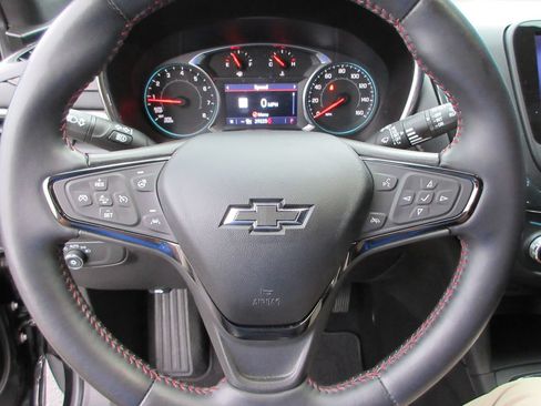 Certified 2022 Chevrolet Equinox RS w/ Infotainment Package FWD image 24