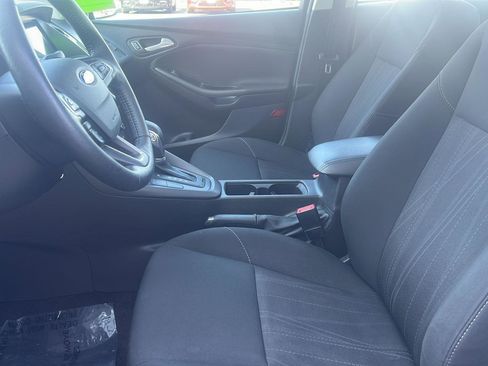 Used 2018 Ford Focus SEL w/ Cold Weather Package image 5