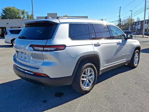 Used 2021 Jeep Grand Cherokee L Laredo w/ Luxury Tech Group I image 12