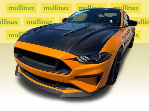 Used 2018 Ford Mustang GT Premium w/ Black Accent Package RWD image 10