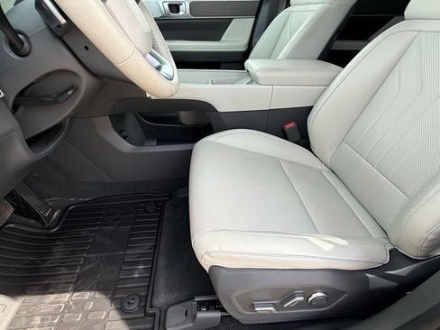 Used 2025 Hyundai Santa Fe SEL image 12