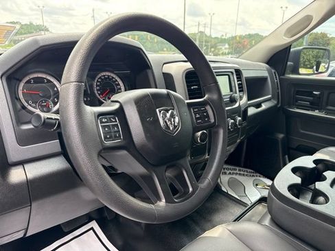 Used 2019 RAM 1500 Tradesman w/ Chrome Appearance Group RWD image 28