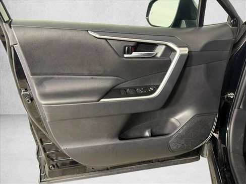 Used 2025 Toyota RAV4 XLE FWD image 10