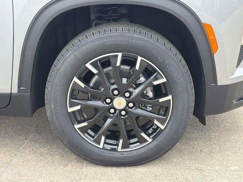 New 2026 Chevrolet Traverse LT w/ Sun and Wheel Package FWD image 12