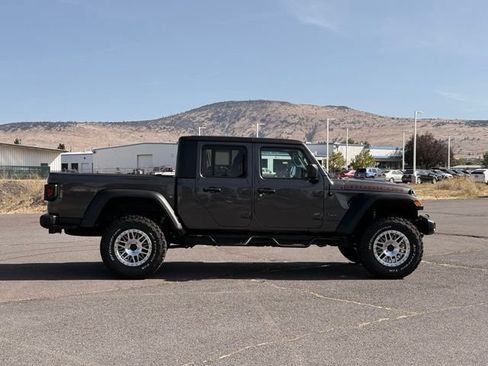 Used 2023 Jeep Gladiator Rubicon w/ Trailer Tow Package AWD/4WD image 6