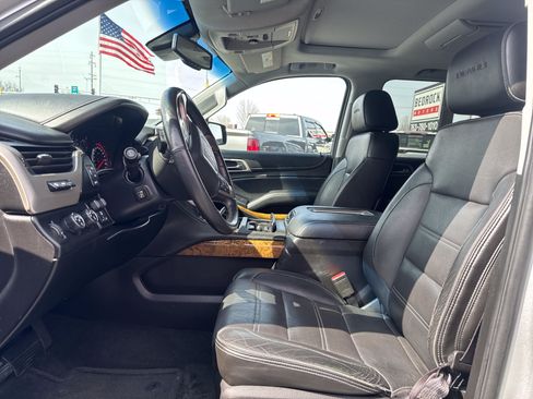 Used 2016 GMC Yukon XL Denali w/ Open Road Package AWD/4WD image 17