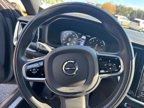 Used 2020 Volvo S60 T5 Inscription image 18