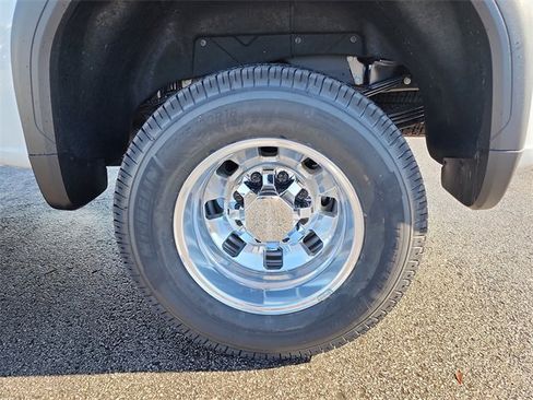 New 2026 GMC Sierra 3500 Denali w/ Denali Reserve Package image 30