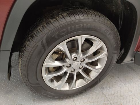 Used 2021 Jeep Cherokee Latitude Lux w/ Comfort/Convenience Group image 31