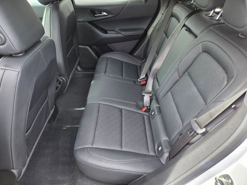 Used 2025 Chevrolet Equinox LT w/ Convenience Package II image 11